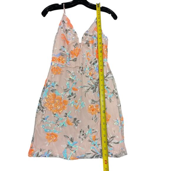 Lucy in the Sky Nude Sequin Floral Dress Size Small - Picture 5 of 10